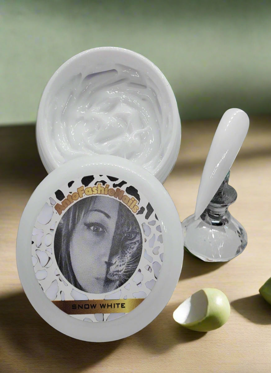 Gel Snow White Il mondo di Antofashionails