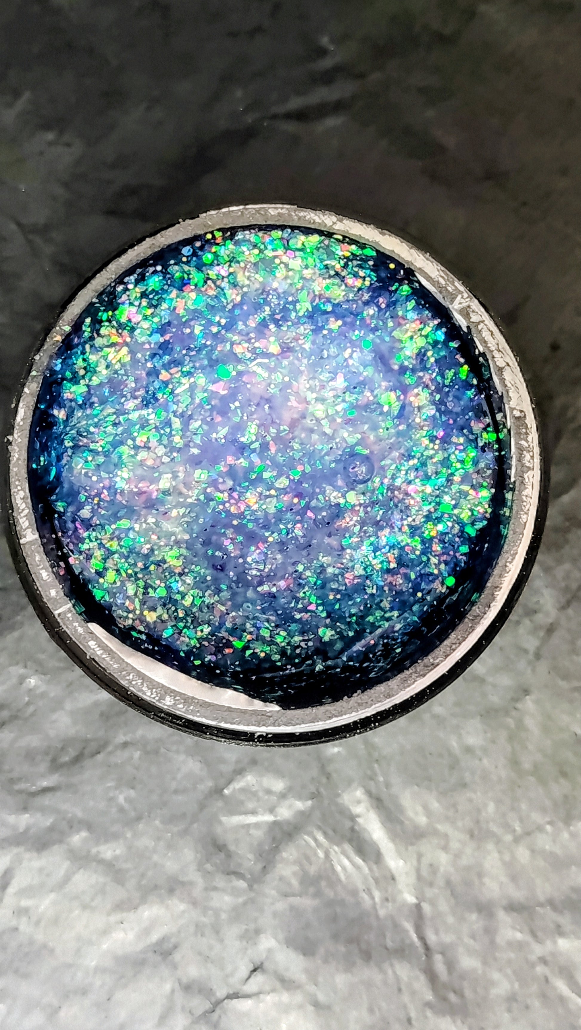 Acryl Gel Flower - Blu notte con maxi glitter iridescenti, vista dall'alto